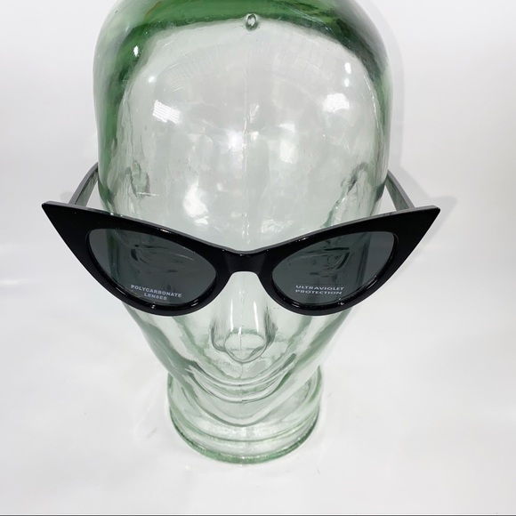Trendy Black Cat Eye Pin Up Glamour Sunglasses - Picture 3 of 7